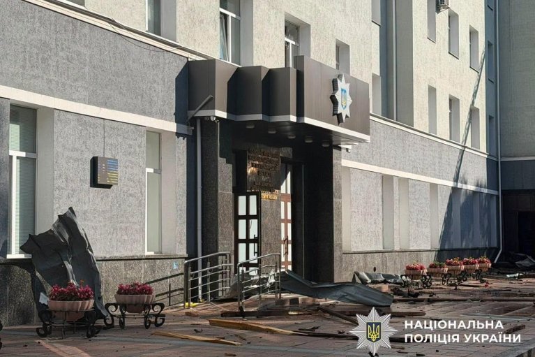 Удар по зданию полиции в Житомире: есть погибшие, много раненых (ФОТО, ВИДЕО)
