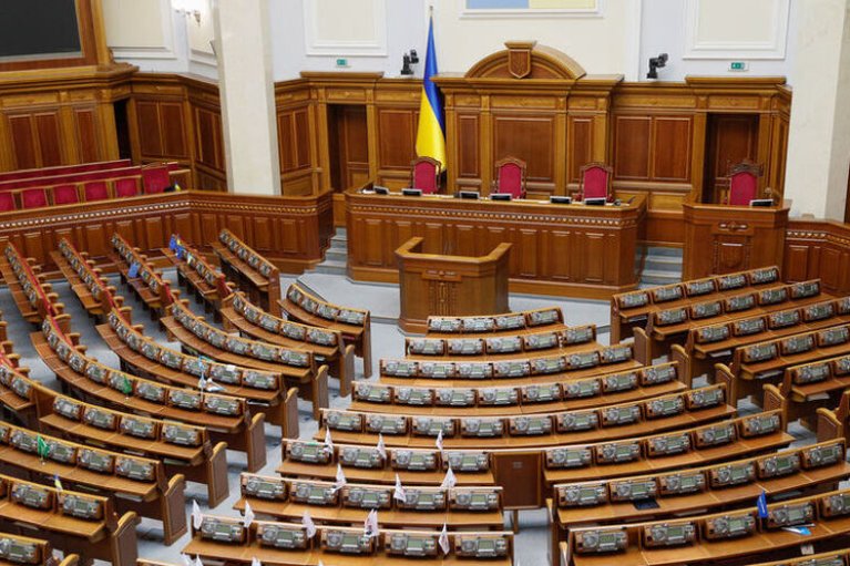 Верховная Рада соберется на внеочередное заседание, чтобы определиться с финансированием армии
