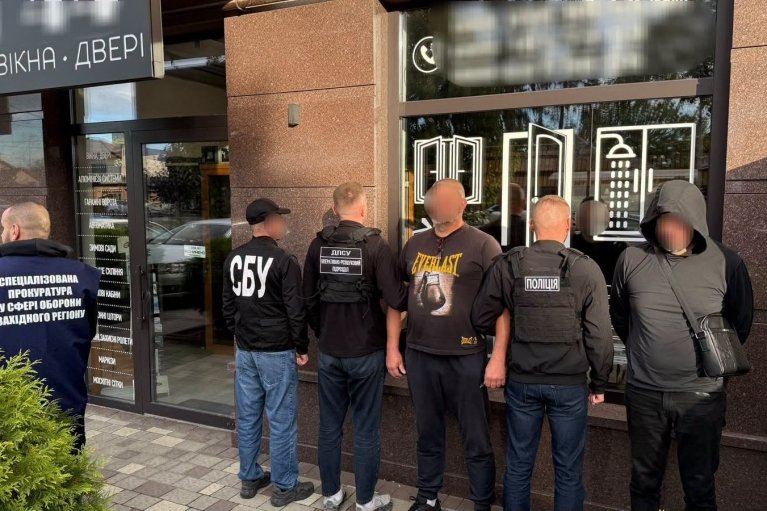 Переправка "под ключ": на Закарпатье задержали местного жилья, организовавшего бегство мужчин за границу