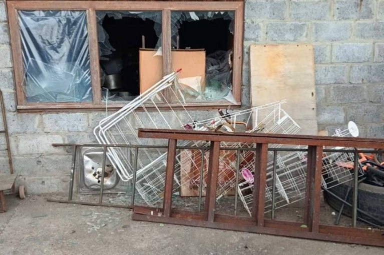 Росіяни атакували 6 районів Дніпропетровщини: виникли пожежі, горіли підприємство та інтернат (ФОТО)