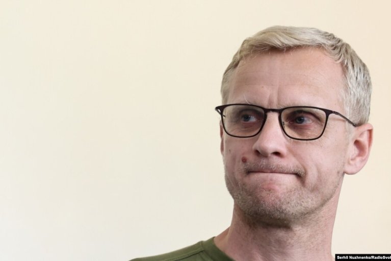 Шабунин высмеял военных, критикующих его списание из-за "потери зрения" и нового авто