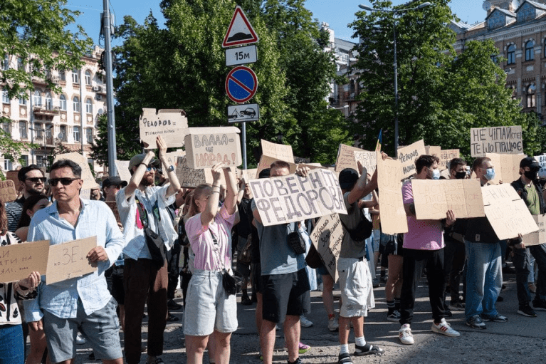 У Зеленського кажуть, що "почули" протестувальників