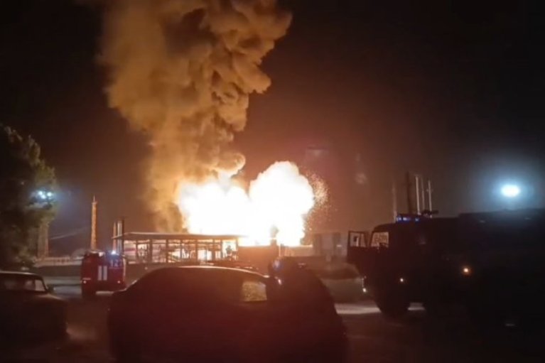 На Хмельнитчине вражеские дроны атаковали нефтебазу