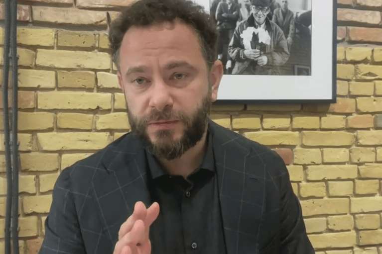 Подозреваемый в госизмене Дубинский, похоже, "включился" на заседание комитета Рады из СИЗО, — Железняк