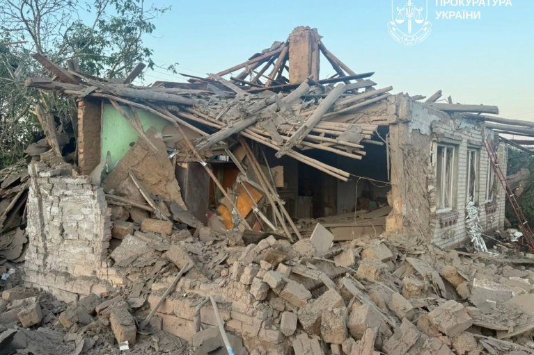 Оккупанты дважды ударили по Изюму на Харьковщине: пострадали 5 человек, разбиты дома (ФОТО)