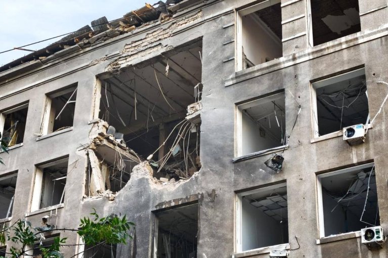 В Одессе — 8 пострадавших от ночной атаки, электротранспорт не ходит (ФОТО)