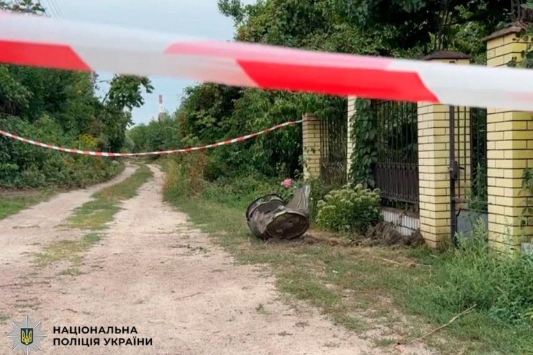 Поліція знешкодила бойову частину ракети С-400, яка впала в Києві