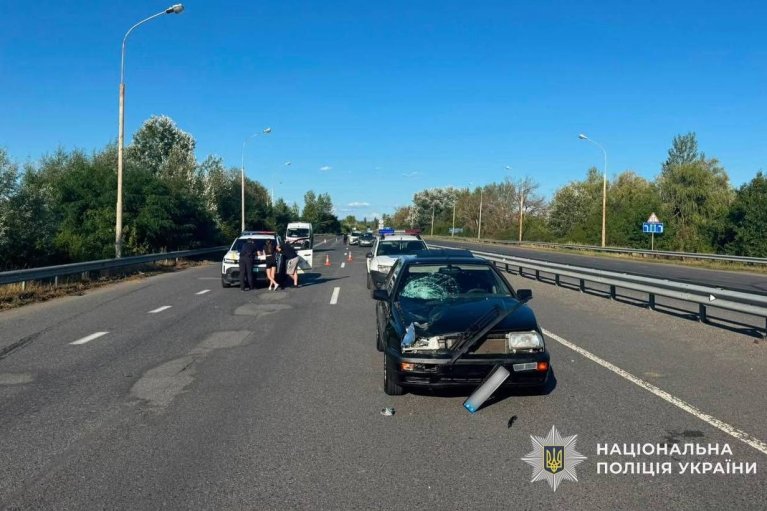 На Закарпатье под колесами авто погиб 11-летний ребенок