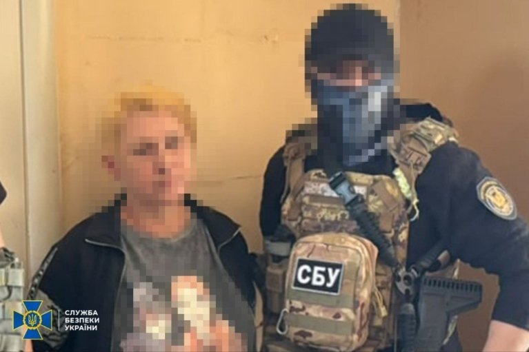 В Краматорске задержали продавщицу и разнорабочие, корректировавшие атаки на город