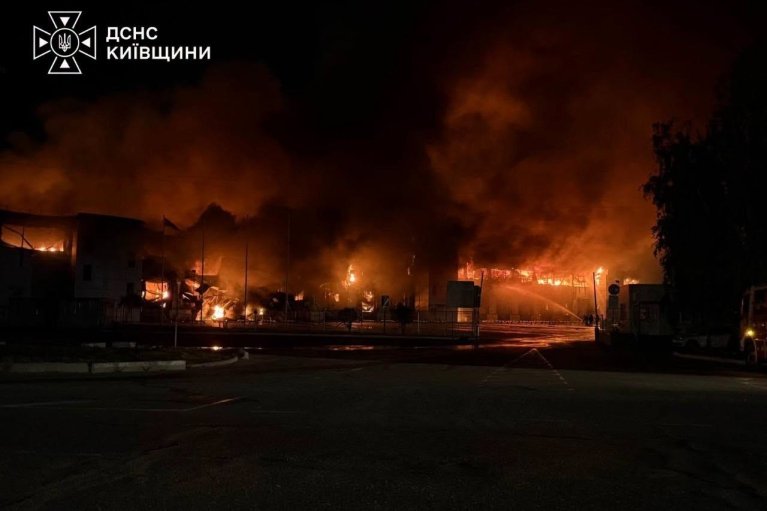 Вночі РФ вперше за довгий час вдарила по аеропортах Бориспіль та Жуляни, - Зеленський (ВІДЕО)