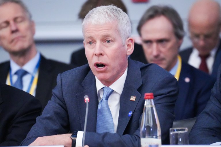 "Це якраз тиск на Росію": міністр енергетики США виправдовує дизельну угоду Путіна з Трампом