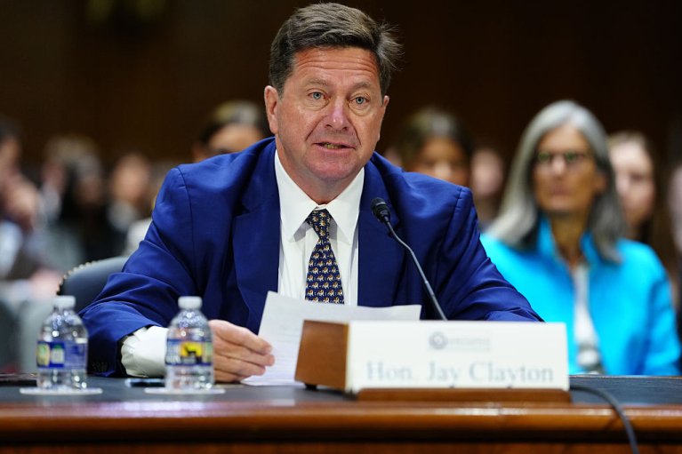 Можливий керівник розвідки США висловився щодо передачі даних Україні