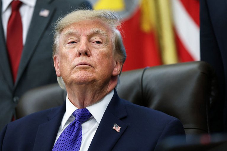 "Социологи коррумпированы": Трамп отреагировал на падение своего рейтинга