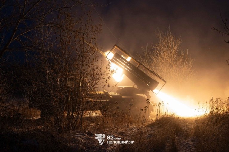 В Генштабе назвали три направления, где враг в течение суток атаковал больше всего