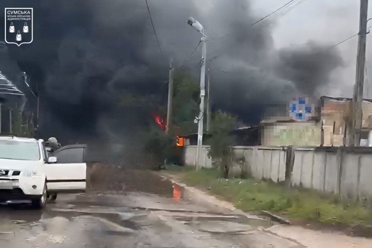 Росія вкотре атакувала Суми КАБами: є поранені