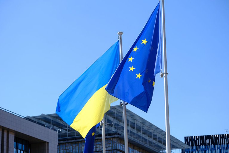 Венгрия сняла 17-месячное вето на переговоры о вступлении Украины в ЕС, — СМИ