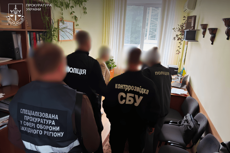 Командир роти на Хмельниччині понад два роки приховував відсутність підлеглого на службі