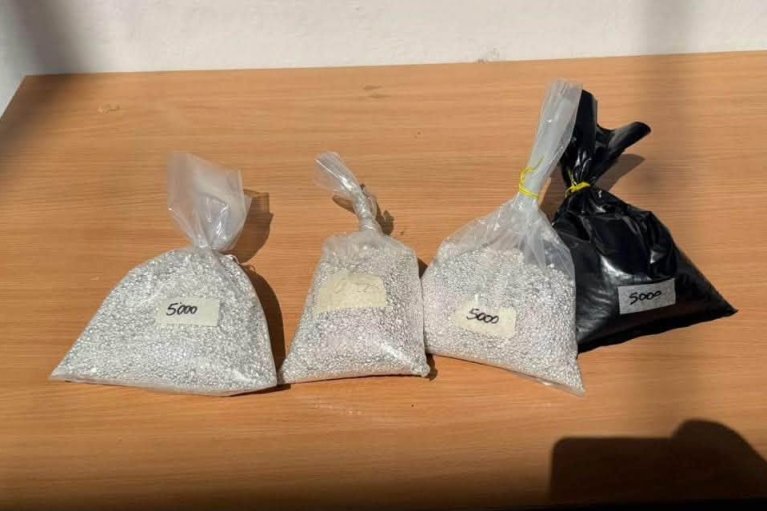 В Украину пытались ввезти контрабандой 20 кг серебра (ФОТО)