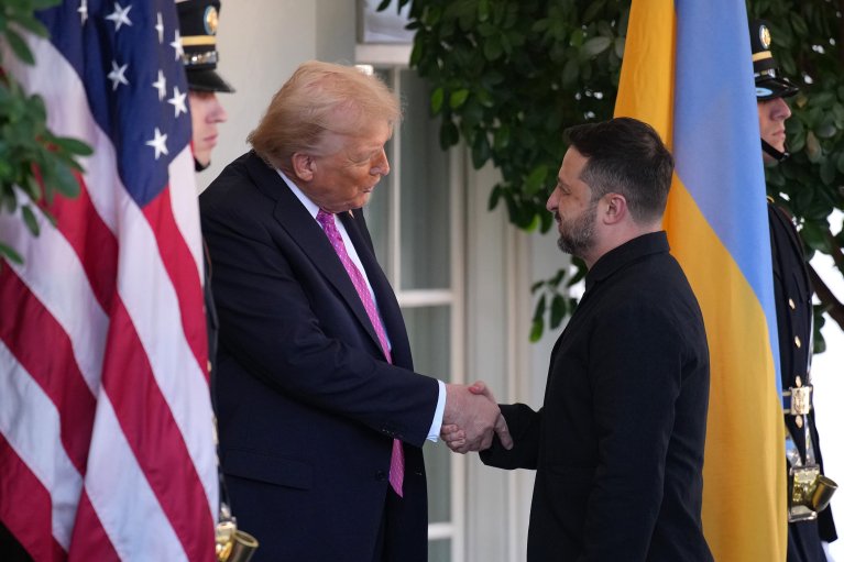 Зеленский заявил, что на завтрашней встрече с Трампом поднимет тему ракет Patriot для Украины