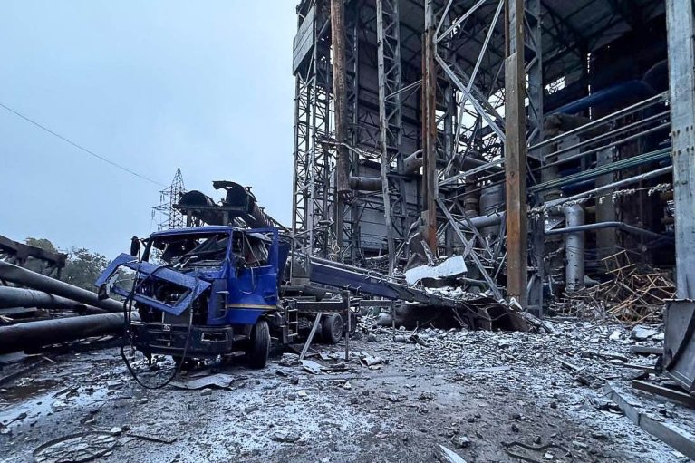 Вдосвіта шість балістичних ракет вгатили по Запоріжсталі (ФОТО)
