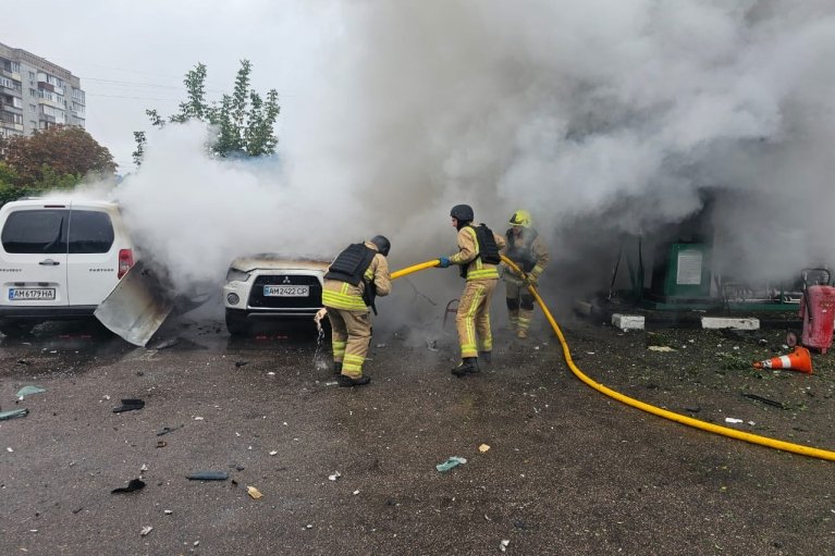 На Житомирщині від обстрілу спалахнула АЗС на трасі Київ — Чоп (ФОТО)
