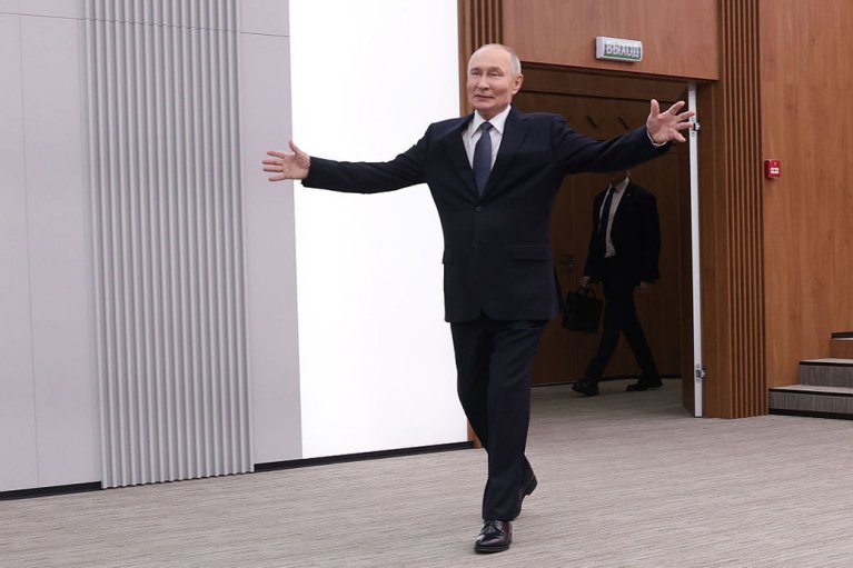 Путин выдал на съезде партии очередную "победоносную" ахинею