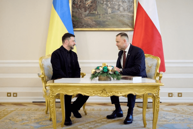 У президента Польши рассматривают ограничение контактов с Зеленским, — СМИ