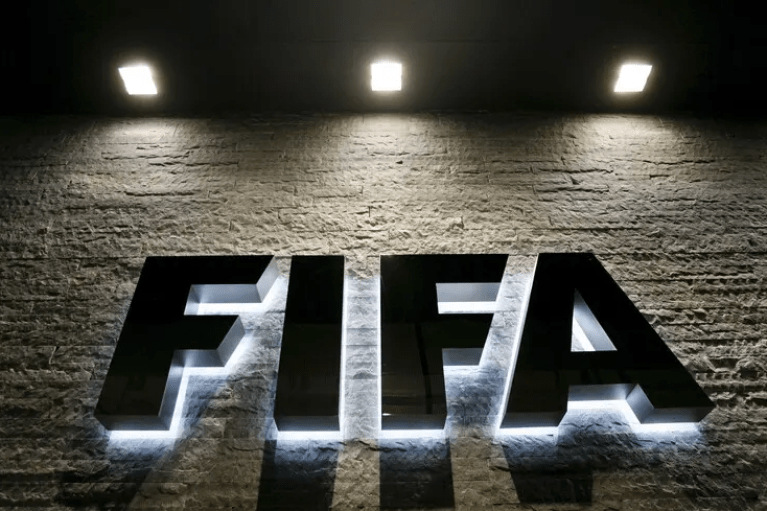Telegraph: ФИФА и УЕФА не будут допускать россиян к соревнованиям после скандального решения МОК