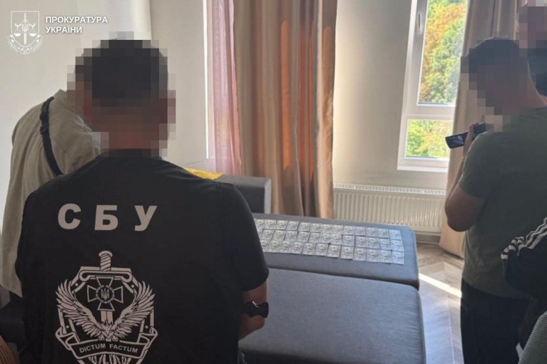 Руководство львовской стоматполиклиники фиктивно трудоустраивало мужчин ради брони от мобилизации
