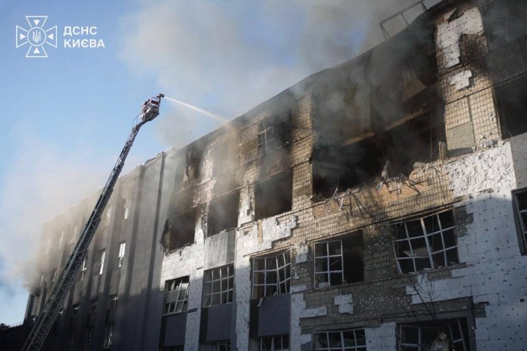 Уже внаслідок сьогоднішніх атак у Києві 5 постраждалих (ВІДЕО)