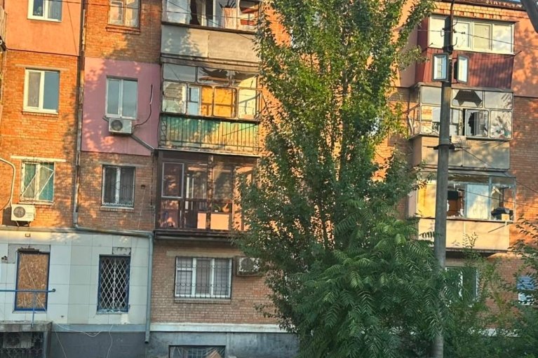 От обстрелов на Днепропетровщине пострадали больница, магазин и спортзал (ФОТО)
