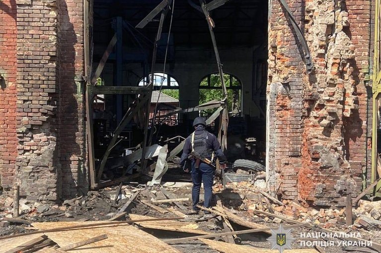 Вражеские дроны атаковали Черниговщину: под ударами были дома, АЗС, автомобили и энергетика