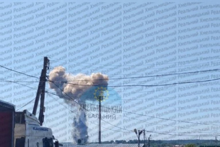 У Хмельницькому пролунала серія потужних вибухів. Що відомо