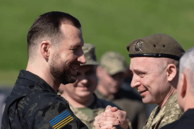 В тандеме: Главнокомандующий ВСУ и министр обороны разрабатывают новую стратегию войны
