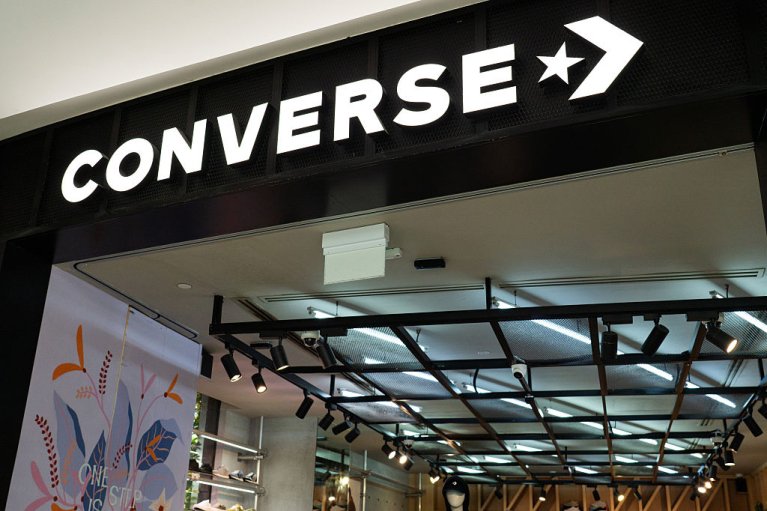 Converse раскритиковали из-за скандальной рекламы: напомнила пользователям Ку-клукс-клан (ФОТО)