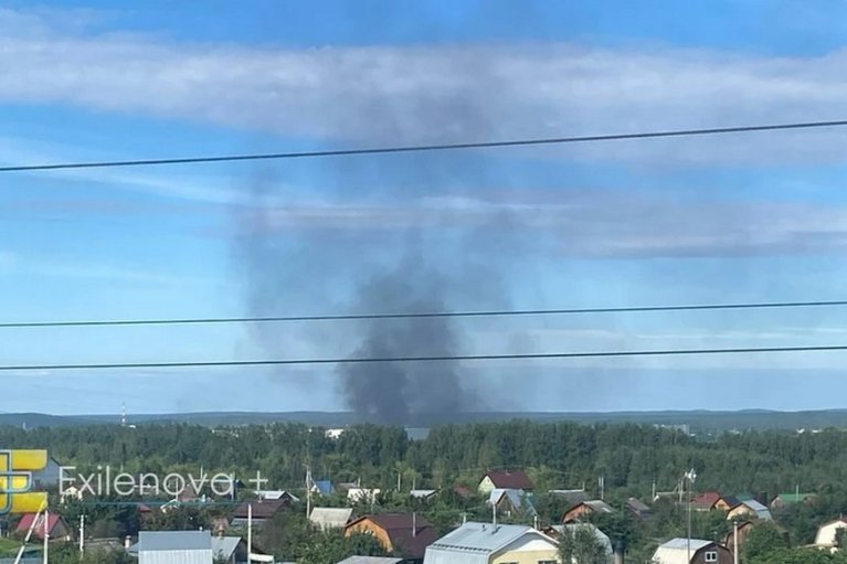 Дрони атакували російський Єкатеринбург: вирує пожежа на території складу Wildberries (ФОТО)