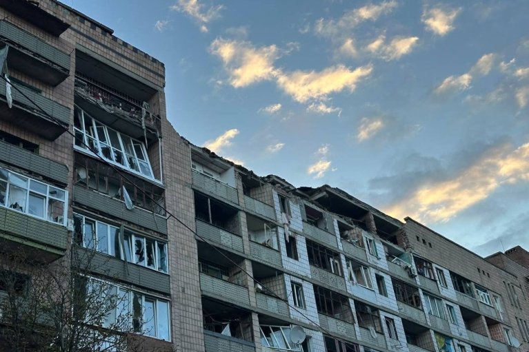 Росіяни вдарили по багатоповерхівках у Краматорську: загинув чоловік, є руйнування (ФОТО)