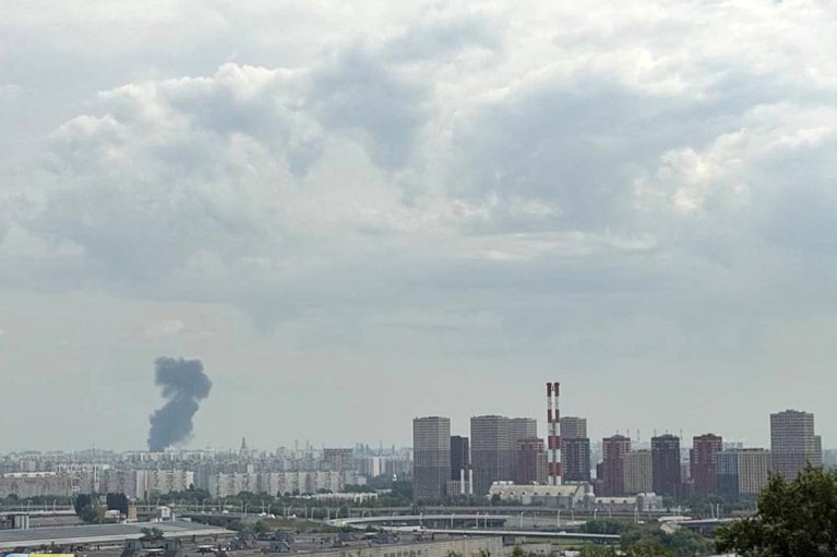 Дроны атакуют Россию: в Москве снова загорелся НПЗ в Капотне