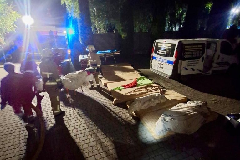 На Волыни горел пансионат для пожилых людей: подробности эвакуации (ВИДЕО)