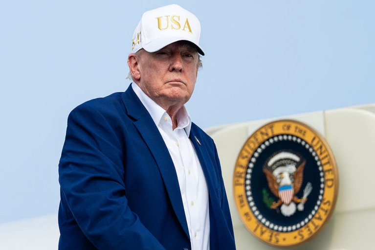 "Сказали, что может быть угроза": Трамп подтвердил, что тайно менял самолет, чтобы покинуть Турцию