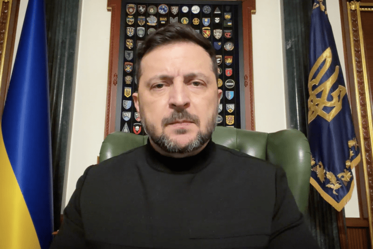 "Вирішальні п'ять місяців". Чи вдається Зеленському здобувати єдність