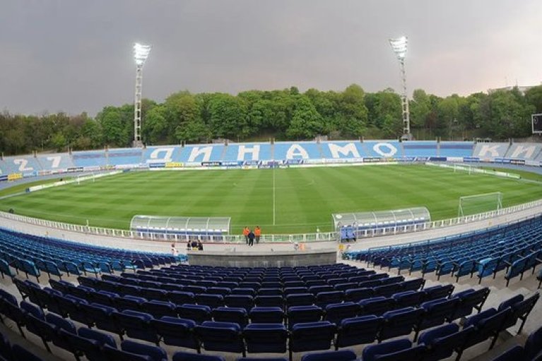Росія вдарила дронами по спорткомплексу у центрі Києва (ВІДЕО)