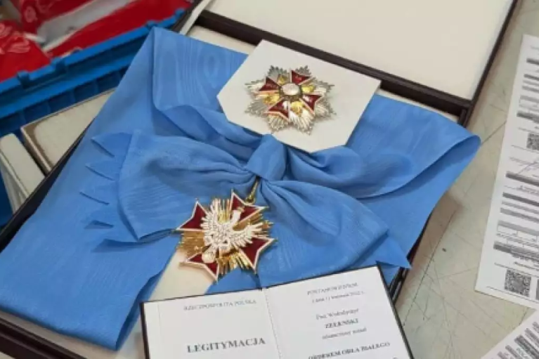 У Навроцького отримали орден Білого Орла від Зеленського: що з нагородою буде далі