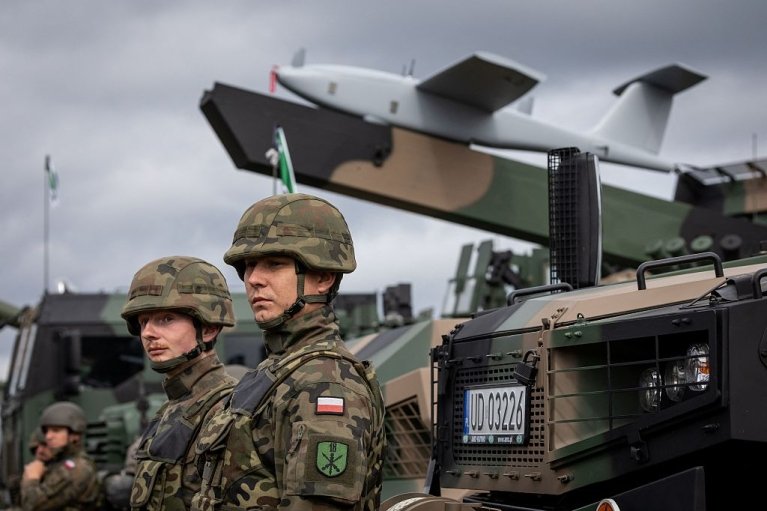 Польша планирует изменить военное законодательство по примеру Украины, — Минобороны