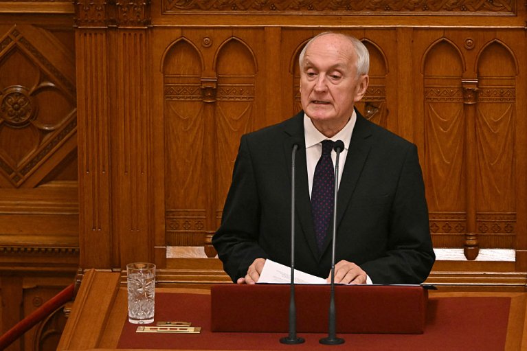 Президентом Венгрии избрали бывшего судью, критиковавшего Орбана