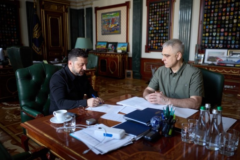 Зеленский утвердил новые операции СБУ и поручил Покладу продолжать "очищение" Службы