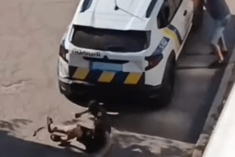 На Днепропетровщине полицейские переехали мужчину, который пытался помешать мобилизации товарища (ВИДЕО)
