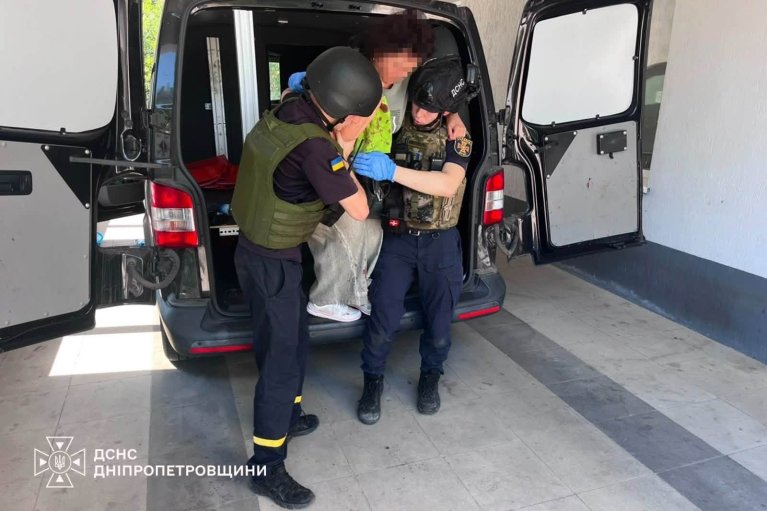 В результате сегодняшних вражеских атак на Днепровщине 5 погибших и 16 пострадавших (ФОТО)