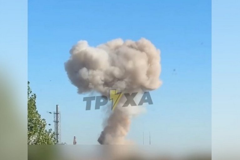 Росіяни зранку атакували Дніпро: над містом "гриб" із диму (ВІДЕО)