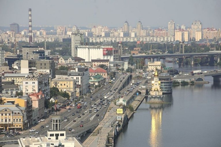 У Києві зранку обмежили рух трьома мостами, Південний — пошкоджено